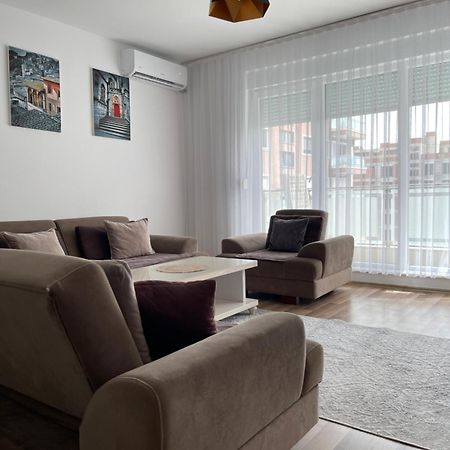 Entire Apartment - Near The Center Prishtinë Exterior photo