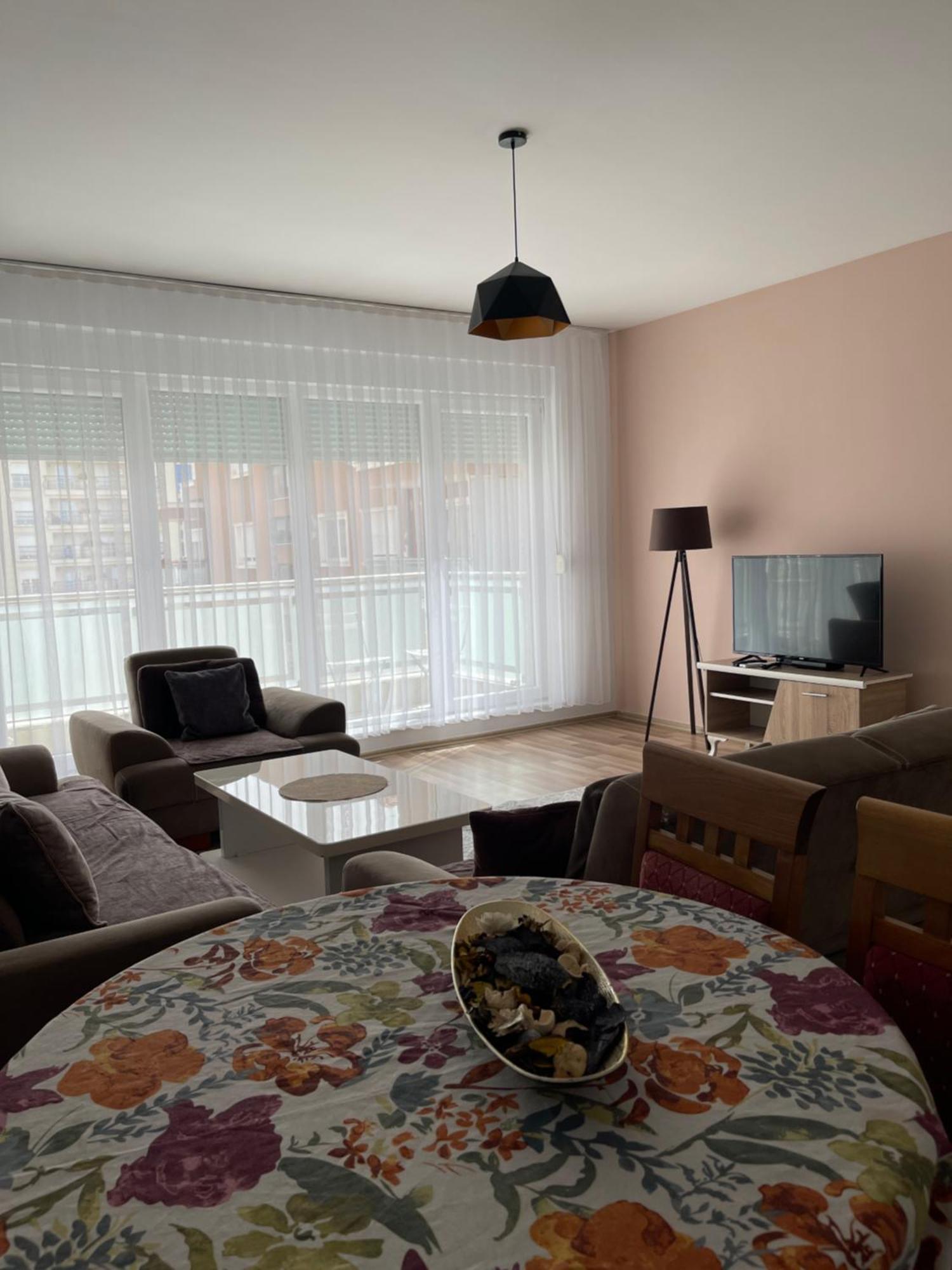 Entire Apartment - Near The Center Prishtinë Exterior photo